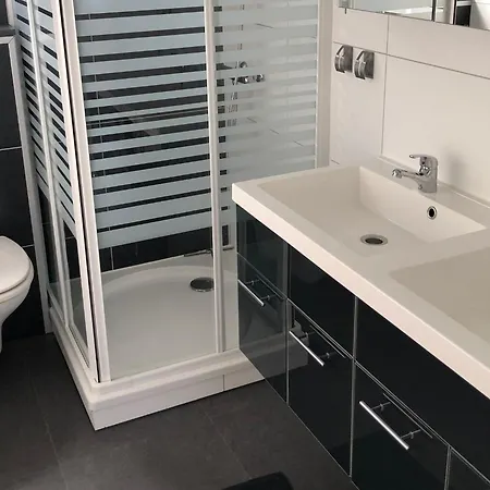 Horská chata In Wiringherlant Near The Coast *